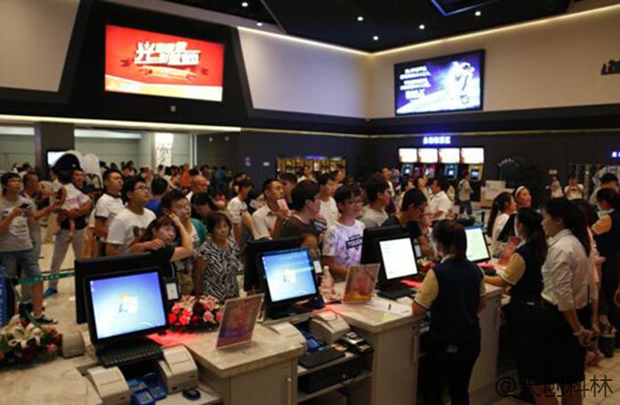 電影院觸摸體機怎么選購？怎么減少排隊現象