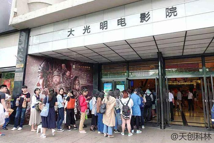 電影院觸摸體機怎么選購？怎么減少排隊現象